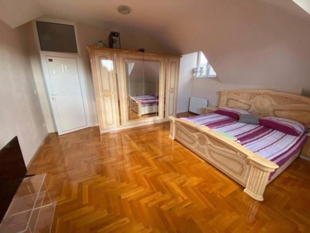 Arbeiterquartiere In Donaustadt - Hacklerzimmer Wien