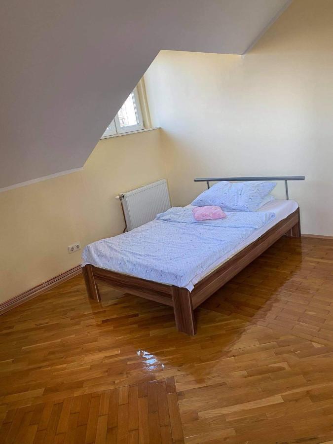 Arbeiterquartiere In Donaustadt - Hacklerzimmer Wien