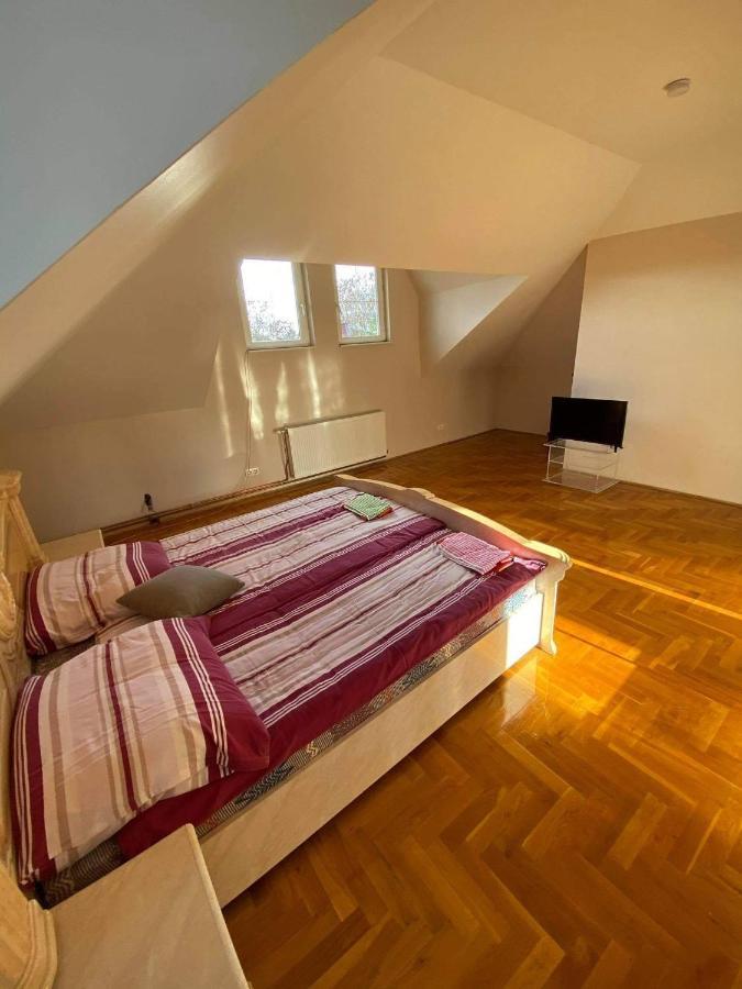 Arbeiterquartiere In Donaustadt - Hacklerzimmer *